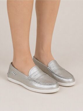 Cole Haan Pinch Weekender Metallic Silver Leather Loafers Women’s 7.5B